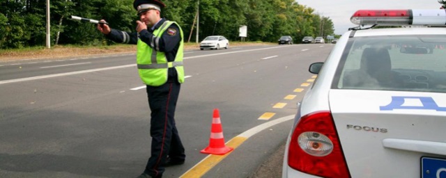 На трассе в Волгоградской области полиция задержала водителя внедорожника-двойника из Казахстана