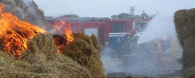 В Самарской области уволенный за пьянку тракторист сжег 300 рулонов сена
