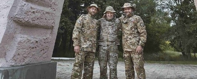 Актёр Георгий Болонев поделился совместным фото с Пригожиным и Шнуровым в ЛНР