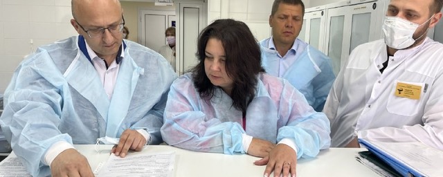 Подмосковный Минздрав высоко оценил работу Дмитровской областной больницы и сосудистого центра