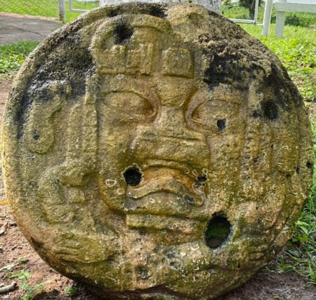 В Мексике археологи нашли каменные изображения ольмекской элиты