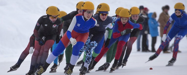 В Ижевске приглашают школьников на бесплатные занятия по конькобежному спорту