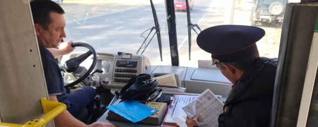 Инспекторы ГИБДД выявили десятки нарушений в работе общественного транспорта Нижнего Тагила