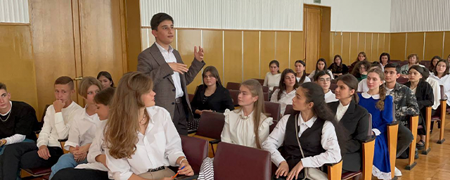 Детский общественный совет Карачаево-Черкесии обсудил проблемы экологии и буллинг среди молодежи