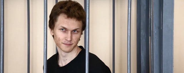 В Петербурге прокуратура просит пять лет колонии активисту за сожжение чучела в военной форме
