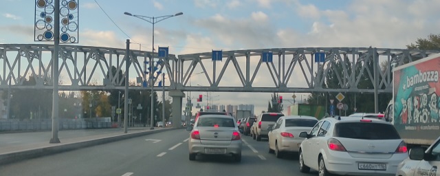 Над Московским шоссе в Самаре возвели конструкцию наземного пешеходного моста