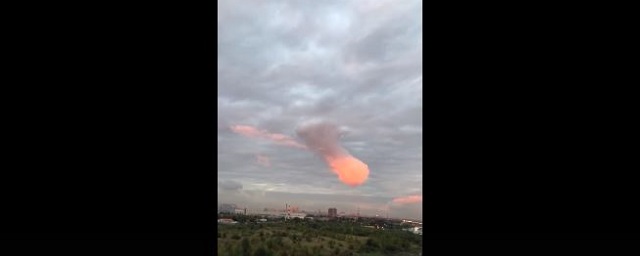 Над Петербургом заметили облако-метеор
