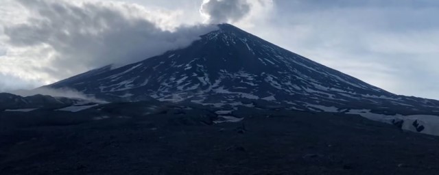 Число погибших при восхождении на камчатский вулкан туристов возросло до девяти человек
