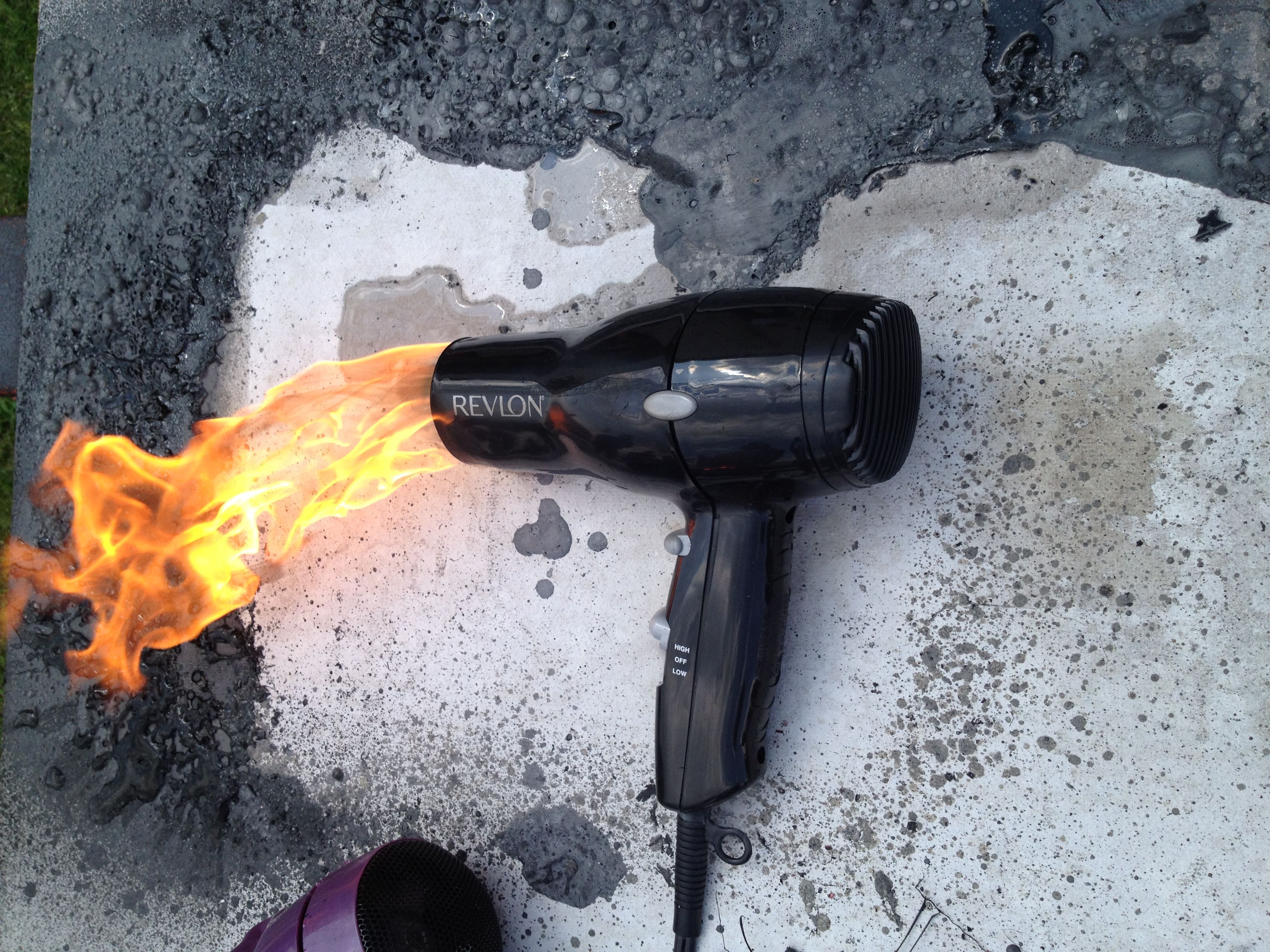 В спортшколе в Рязанской области у ребенка в руках загорелся фен