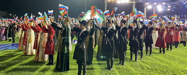 В столице Карачаево-Черкесии прошли грандиозные мероприятия в честь 100-летия республики