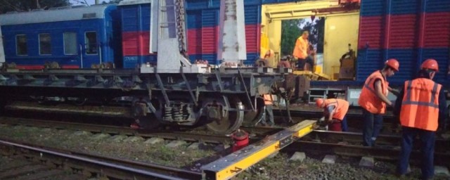 В Ставропольском крае  грузовой поезд сошел с рельсов