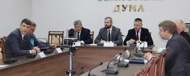 Депутаты Костромской облдумы потребовали от Евгения Щепалова соблюдения законодательства