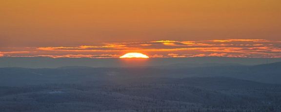 Жители Мурманска встретили первый рассвет после 40 дней полярной ночи