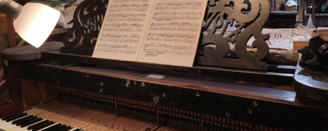 В Красногорск на реставрацию прибыл уникальный французский рояль XIX века