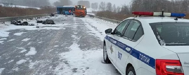 По факту смертельного ДТП с рейсовым автобусом в Кузбассе возбуждено уголовное дело