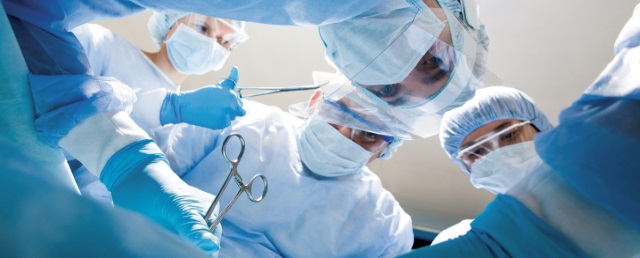 В Омске хирурги удалили у пациентки 15-килограммовую опухоль