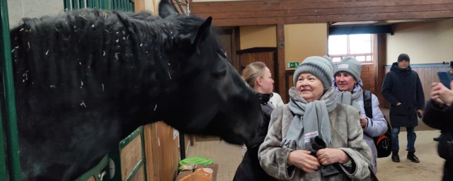Члены «Активного долголетия» из Щелкова посетили конно-спортивный комплекс «Звездный»