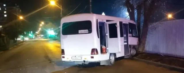 В Славянске-на-Кубани в аварии с автобусом пострадали десять человек