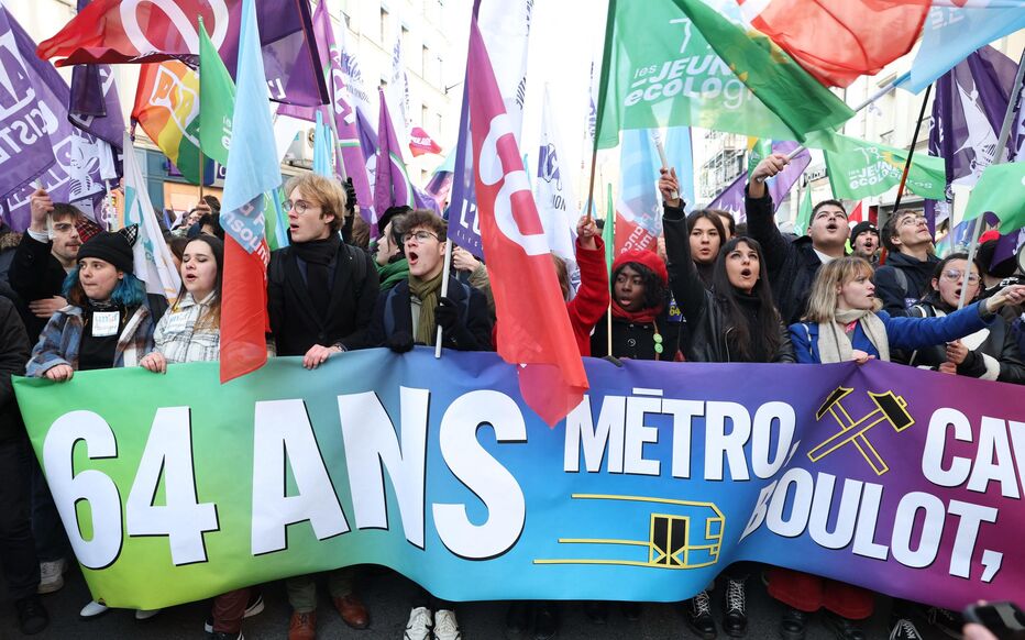 Во Франции пенсионная реформа заставит 50 000 человек «отложить свой уход» в этом году