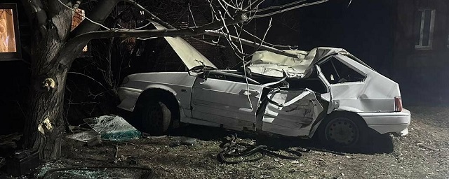 В Новочеркасске в ДТП с последующим опрокидыванием авто пострадали двое и погиб один подросток