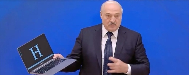 В кабинете Лукашенко установили белорусский компьютер Horizont вместо Apple