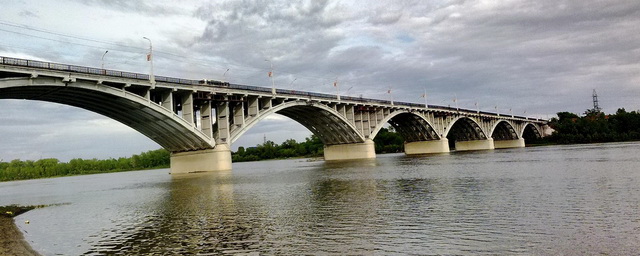 В Бийске отремонтируют мост через Бию, ведущий в Горный Алтай