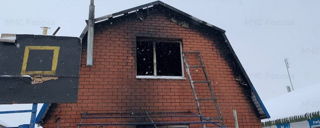 Оренбургские врачи борются за жизнь пострадавших при пожаре в новогоднюю ночь жителей Орска