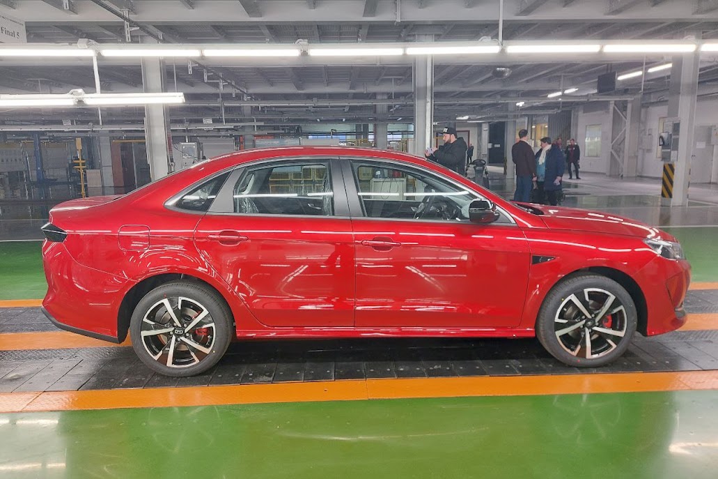 Калининградский «Автотор» запустил производство автомобилей китайской марки Kaiyi