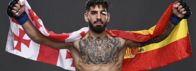 В Испании певец Омар Монтес был избит в баре бойцом UFC Топурией
