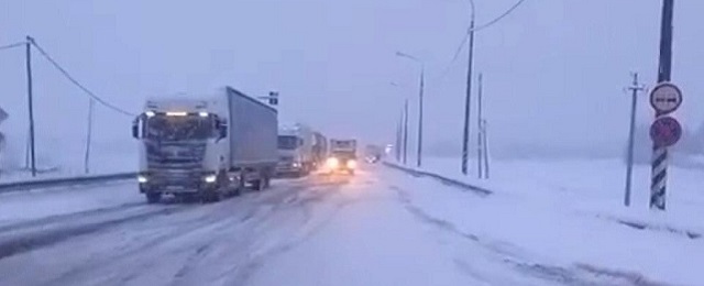 Из-за непогоды в Оренбургской области закрыли движение по трассе М-5