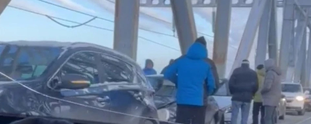 В Ульяновске на Императорском мосту 6 января произошло ДТП с участием шести автомобилей