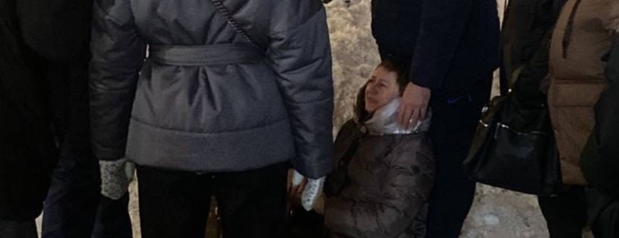 В Новосибирске женщина сломала ноги на выходе из метро «Площадь Ленина»