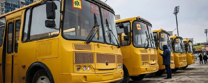 В Якутии больше 40 школ и колледжей получили ключи от новых автобусов