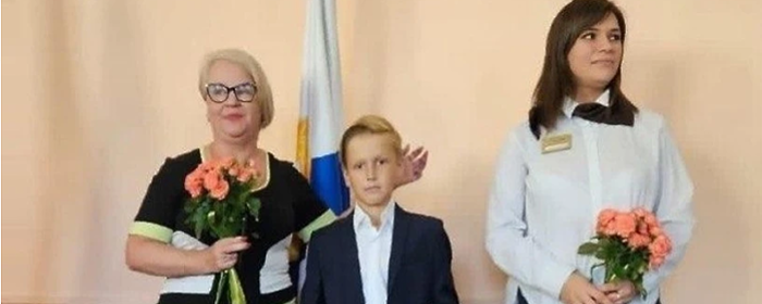 Школьника из Ивантеевки наградили за возвращение сумки пенсионерке