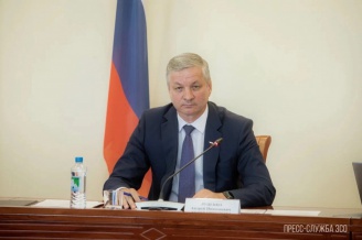 Председатель ЗакСобрания Вологодской области Андрей Луценко отметил важность законотворческой инициативы о получении пособий по уходу за ребенком