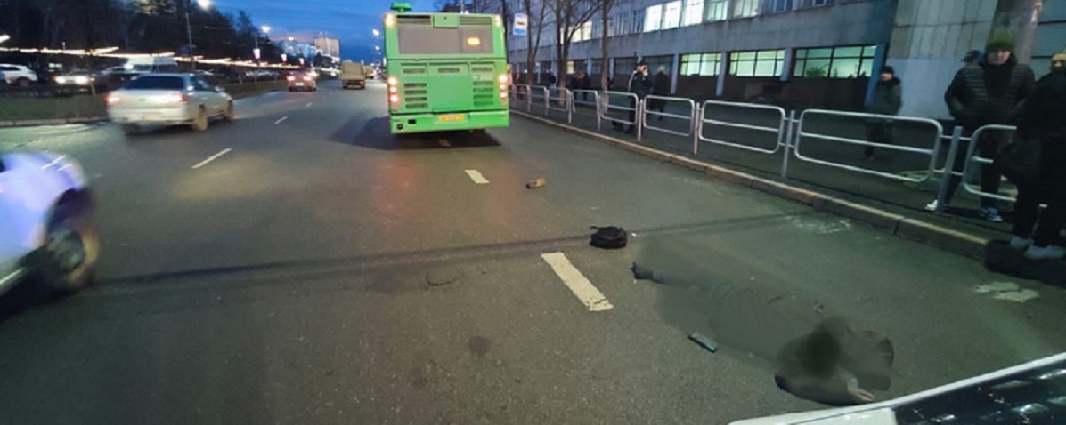 В Челябинске под колесами автобуса маршрута № 123 погиб 20-летний парень