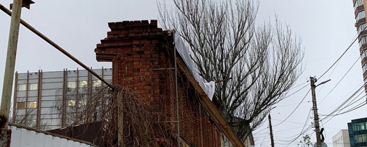 В Курске от «дома Малевича» оставили только стену