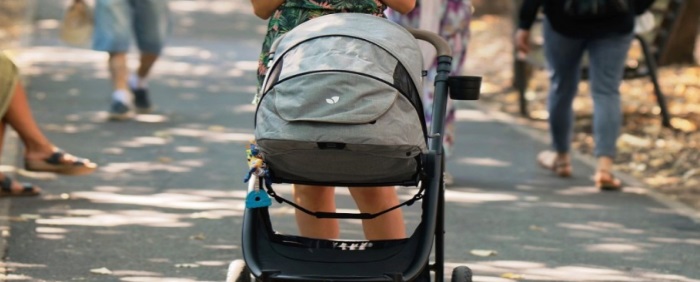 Продавая детскую коляску через интернет, жительница Череповца лишилась 60 тысяч рублей