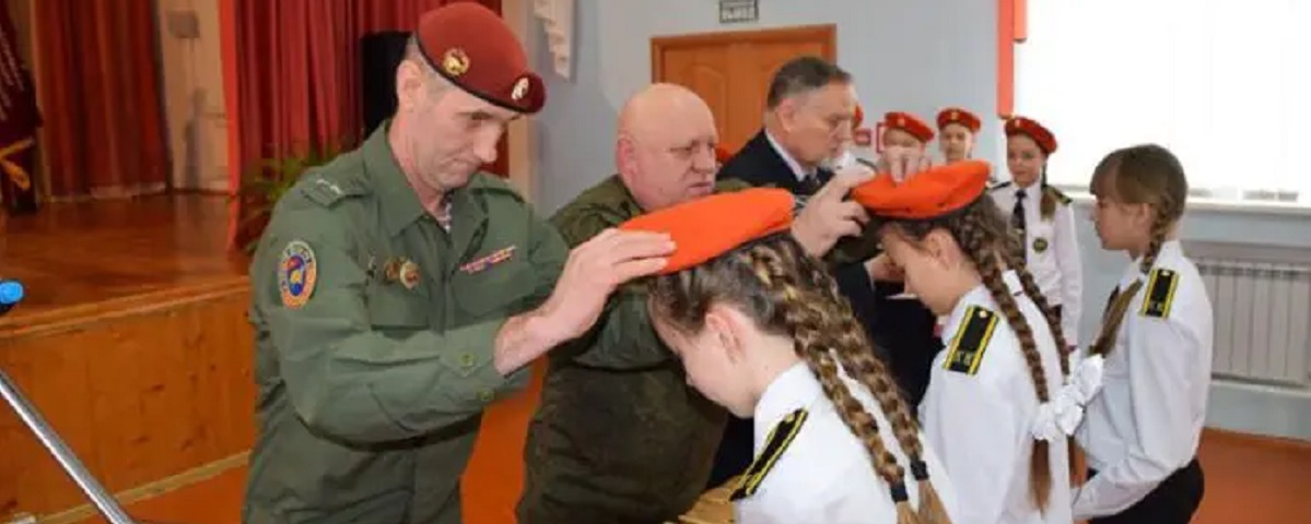 Школьников в Инсаре приняли в кадеты в присутствии родителей и приглашенных почетных гостей