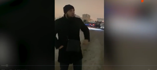 Полиция ищет мужчину, который напал на семью с ребенком в Петербурге