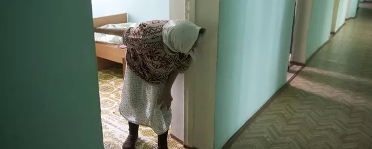 В Кемеровской области после избиения палкой в пансионате престарелых возбудили уголовное дело