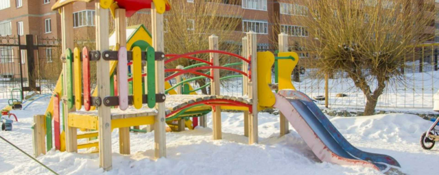 В Москве воспитанница детского сада во время прогулки сломала позвоночник
