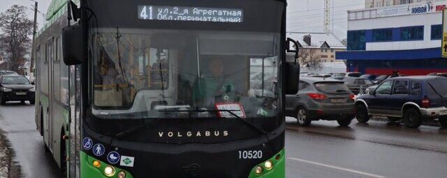 Жители Курска пожаловались на запах газа в 50 новых автобусах