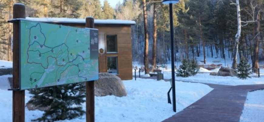 В Красноярске обустроили новое место для отдыха около экопарка «Гремячая грива»