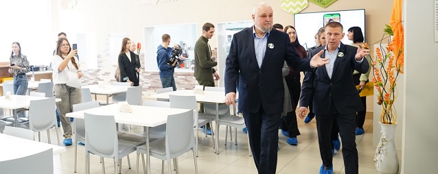 Губернатор Кузбасса Цивилев посетил новый детсад в Кемерове