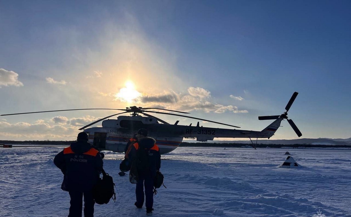 Врачи сообщили о состоянии выжившего при жесткой посадке вертолета на Сахалине
