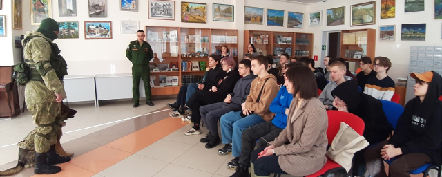 В библиотеке Красногорска прошла встреча с сотрудниками противоминного центра ВС РФ