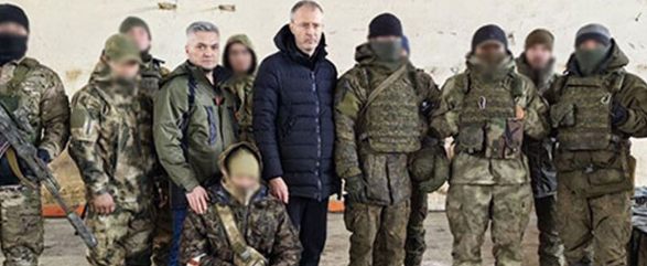 Губернатор ЧАО Роман Копин приехал в зону СВО и встретился с бойцами морской пехоты