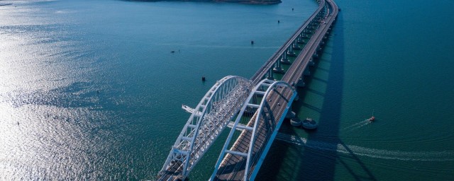 Движение транспорта по Крымскому мосту в сторону Краснодарского края восстановлено