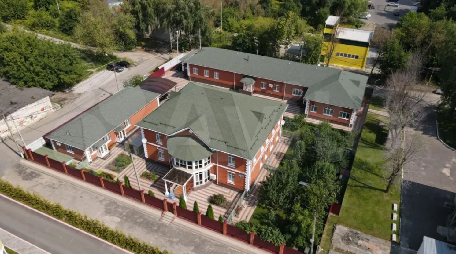 В Советском районе Брянска продают особняк стоимостью 310 млн рублей